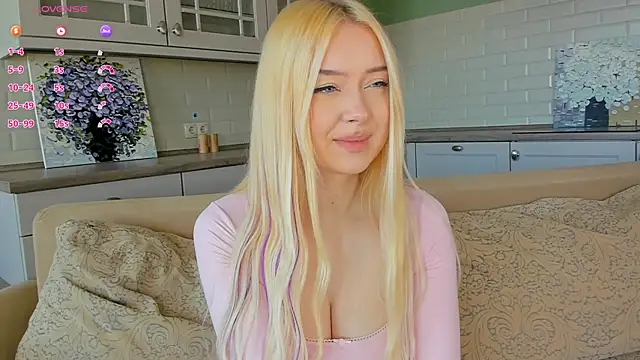 Chanelbayerr online show from June 26, 3:44 am