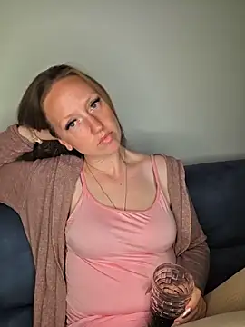 SweetGermanAlina online show from June 10, 7:24 pm