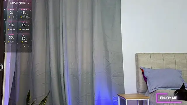 megangil  online show from June 7, 1:37 pm