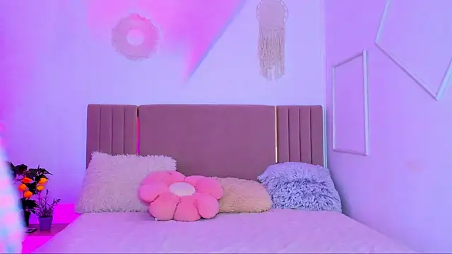 Cutie blushh online show from June 13, 6:11 am