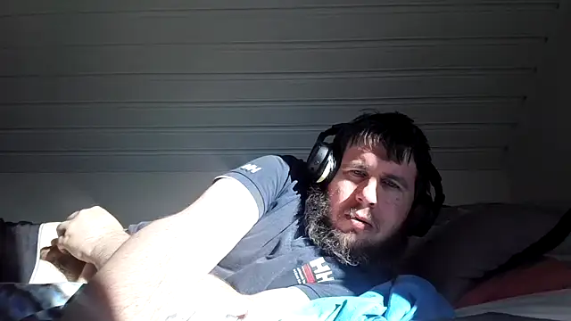 Snapshot of stoffe900 chatting on May 17, 3:41 pm stoffe900 online show from May 17, 3:41 pm