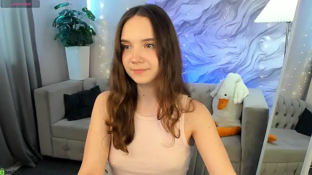 Snapshot of Elvienne chatting on June 1, 3:08 am Elvienne online show from June 1, 3:08 am