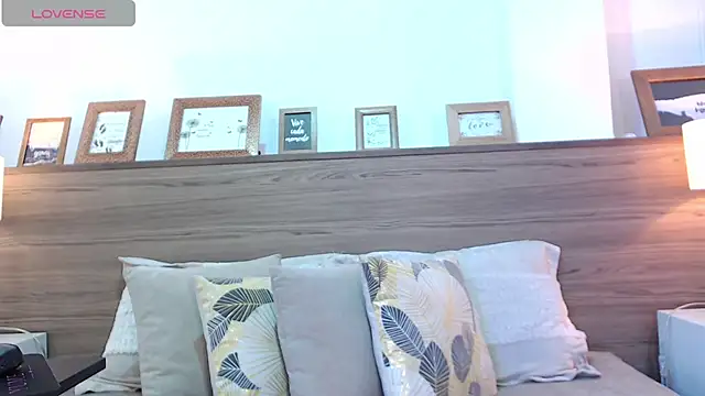 Snapshot of FranciscaVera chatting on June 15, 7:38 pm FranciscaVera online show from June 15, 7:38 pm