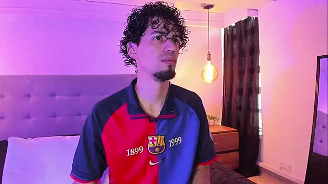 Snapshot of MichaelEvanss_ chatting on June 12, 12:48 pm MichaelEvanss online show from June 12, 12:48 pm