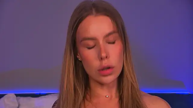 AshleyRoyse online show from June 29, 1:11 pm
