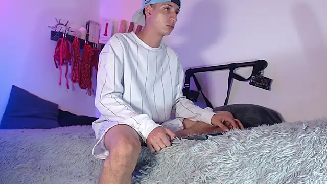 aronleblanc  online show from May 1, 10:53 am