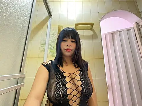 Snapshot of luna_silk_ chatting on May 28, 6:49 pm luna silk online show from May 28, 6:49 pm