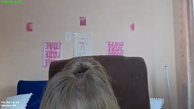 Snapshot of Melania_Cook chatting on July 15, 2:44 pm Melania Cook online show from July 15, 2:44 pm