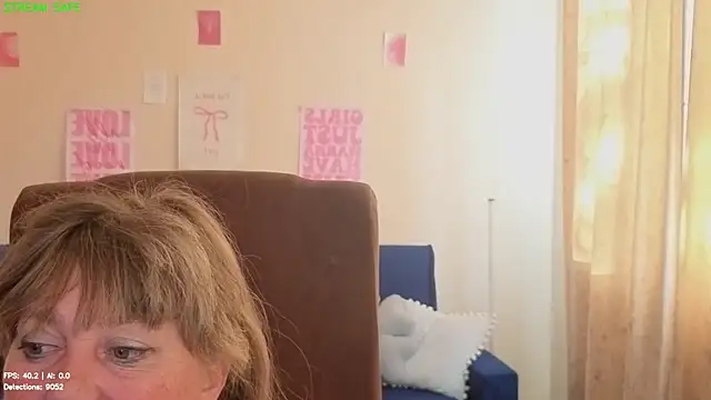 Snapshot of Melania_Cook chatting on July 17, 2:56 pm Melania Cook online show from July 17, 2:56 pm