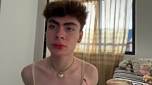 Snapshot of _peachyboy chatting on June 12, 10:08 pm peachyboy online show from June 12, 10:08 pm