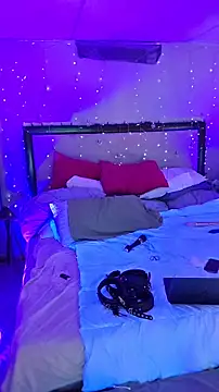 Snapshot of luv2cum2gether25 chatting on June 26, 5:23 am luv2cum2gether25 online show from June 26, 5:23 am