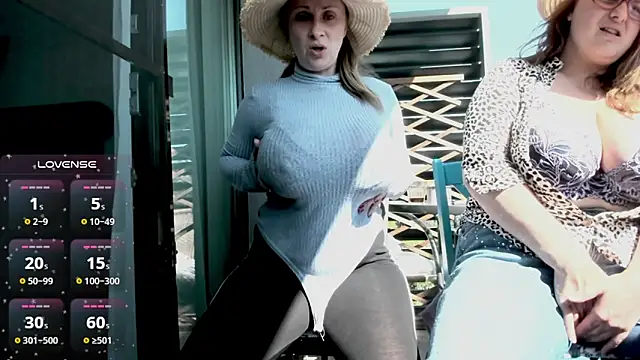 Snapshot of BrinaLovee chatting on May 16, 6:43 am BrinaLovee online show from May 16, 6:43 am
