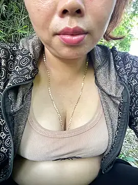 Banana-zz online show from May 15, 11:34 pm
