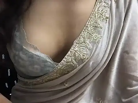 Snapshot of Harleen_Kaur07 chatting on July 10, 9:01 am Harleen Kaur07 online show from July 10, 9:01 am