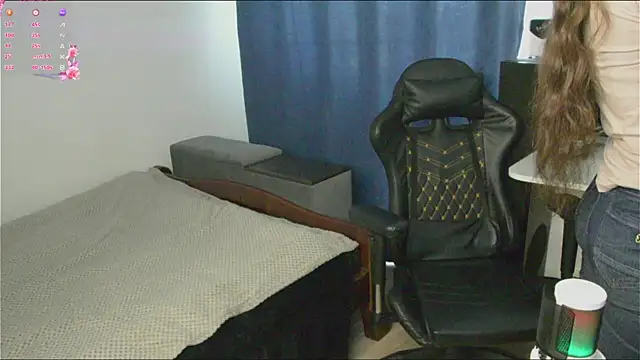 MiaSweetti online show from June 6, 9:14 am