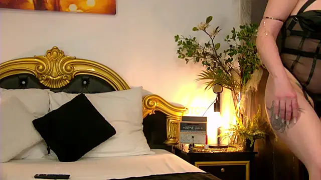 DianaBellaRoze online show from May 15, 6:04 pm