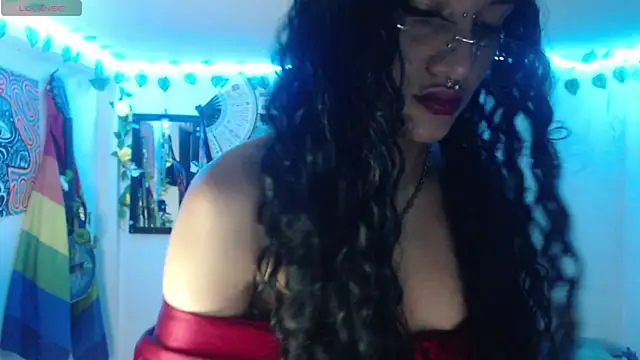 Snapshot of bastethott chatting on May 12, 7:38 am bastethott online show from May 12, 7:38 am