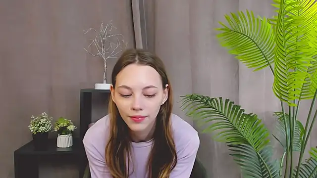 Snapshot of HarriettKitty chatting on May 4, 10:22 am HarriettKitty online show from May 4, 10:22 am