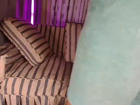 Snapshot of Ashtonfuckingboi chatting on June 25, 1:38 am Ashtonfuckingboi online show from June 25, 1:38 am
