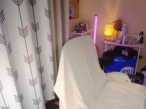 Snapshot of Ashtonfuckingboi chatting on July 13, 7:16 pm Ashtonfuckingboi online show from July 13, 7:16 pm
