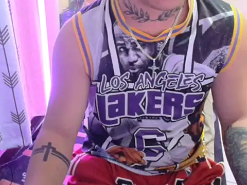 Snapshot of Ashtonfuckingboi chatting on July 16, 8:37 pm Ashtonfuckingboi online show from July 16, 8:37 pm