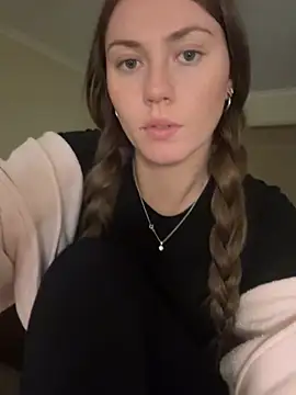 Snapshot of daisycollins chatting on June 8, 11:10 am daisycollins online show from June 8, 11:10 am