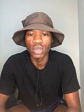 Snapshot of thandolezwe1 chatting on May 19, 8:04 pm thandolezwe1 online show from May 19, 8:04 pm