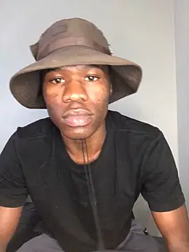 Snapshot of thandolezwe1 chatting on June 18, 11:47 am thandolezwe1 online show from June 18, 11:47 am