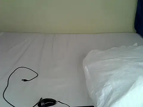 Snapshot of lovvelyheers chatting on June 8, 9:59 pm lovvelyheers online show from June 8, 9:59 pm