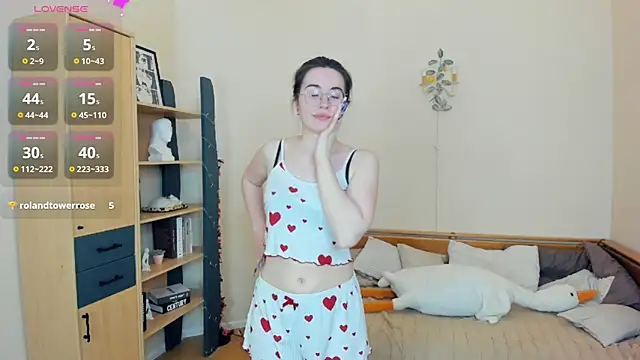 LatoniaNeedam online show from June 11, 12:43 am