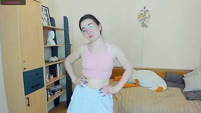 LatoniaNeedam online show from June 15, 1:30 am