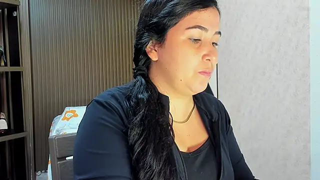 BBWLuxuryMuse online show from May 14, 11:17 am