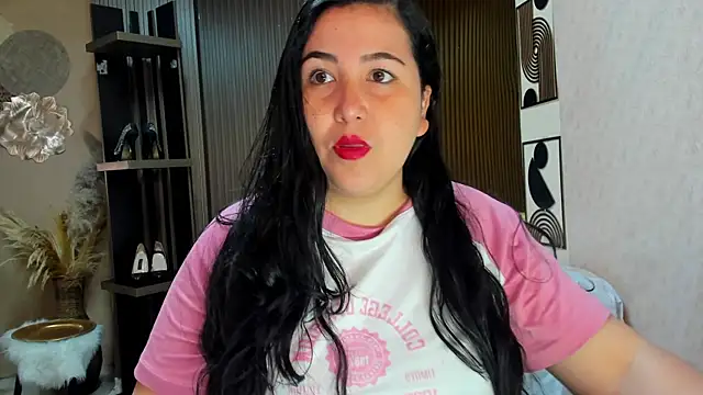 BBWLuxuryMuse online show from May 18, 11:16 am