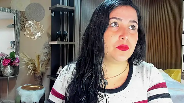 BBWLuxuryMuse online show from May 20, 11:38 am