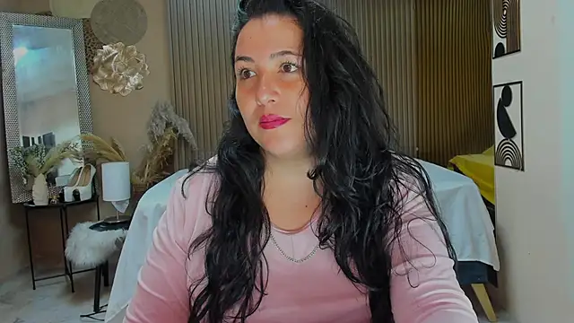 BBWLuxuryMuse online show from June 8, 11:43 am