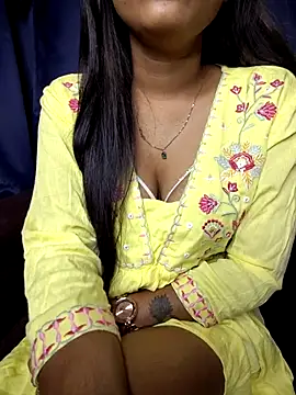 Snapshot of Menaxi_Baby7 chatting on May 28, 8:22 am Menaxi Baby7 online show from May 28, 8:22 am