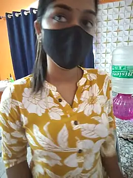Snapshot of Menaxi_Baby7 chatting on June 10, 7:18 am Menaxi Baby7 online show from June 10, 7:18 am