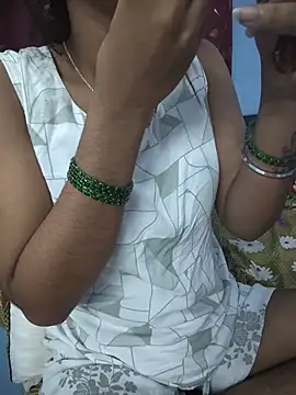 Snapshot of Menaxi_Baby7 chatting on July 29, 12:42 am Menaxi Baby7 online show from July 29, 12:42 am