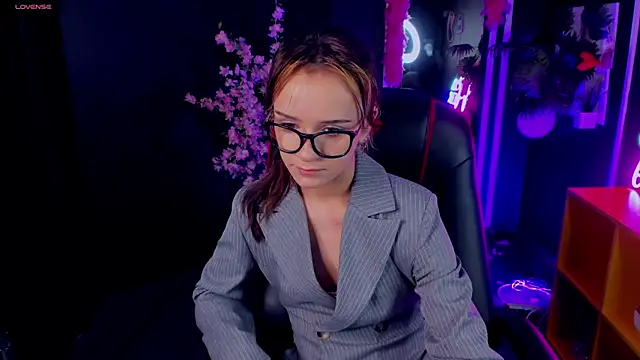 AgataSilk online show from May 20, 9:10 pm