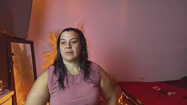 Snapshot of Martina_Foxy01 chatting on June 14, 11:23 am Martina Foxy01 online show from June 14, 11:23 am