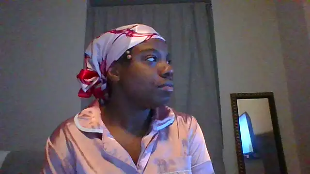 Snapshot of princesselizabeth chatting on June 2, 1:51 am princesselizabeth online show from June 2, 1:51 am