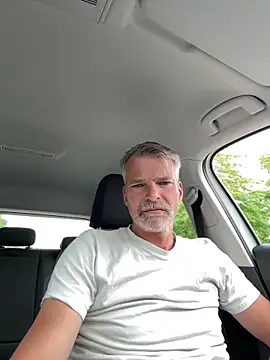Snapshot of Thor-82 chatting on June 8, 9:42 am Thor-82 online show from June 8, 9:42 am
