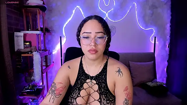 liz martins1 online show from May 7, 1:55 am