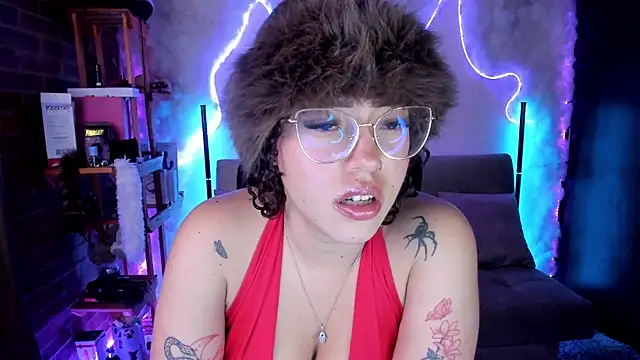 liz martins1 online show from May 15, 10:50 pm