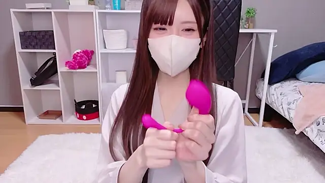 Snapshot of hina_mochi chatting on June 1, 2:19 pm hina mochi online show from June 1, 2:19 pm