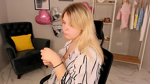 Snapshot of Rina_Frant chatting on May 10, 1:49 pm Rina Frant online show from May 10, 1:49 pm