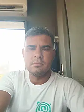 Snapshot of Helsink88 chatting on May 15, 11:28 am Helsink88 online show from May 15, 11:28 am