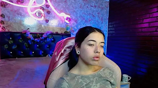 Snapshot of Abril_gap chatting on June 6, 11:37 am Abril gap online show from June 6, 11:37 am