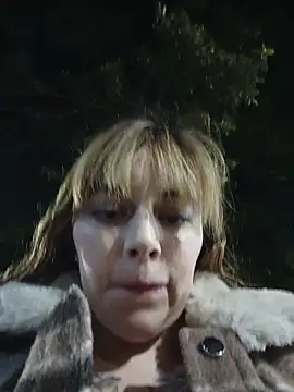 Snapshot of Isabella__Risky chatting on June 14, 12:19 am Isabella Risky online show from June 14, 12:19 am
