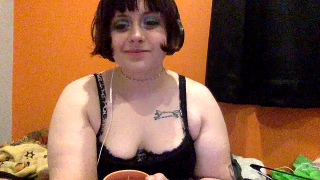 moniqueisalovergirl online show from May 7, 6:41 am